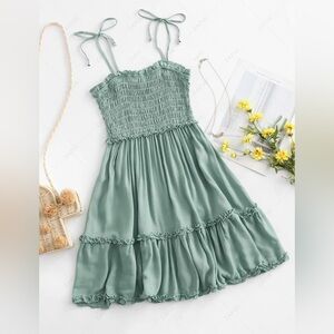 NWT Zaful Smocked Tie Summer Dress, elastic top, size M/6 Light Celery Green